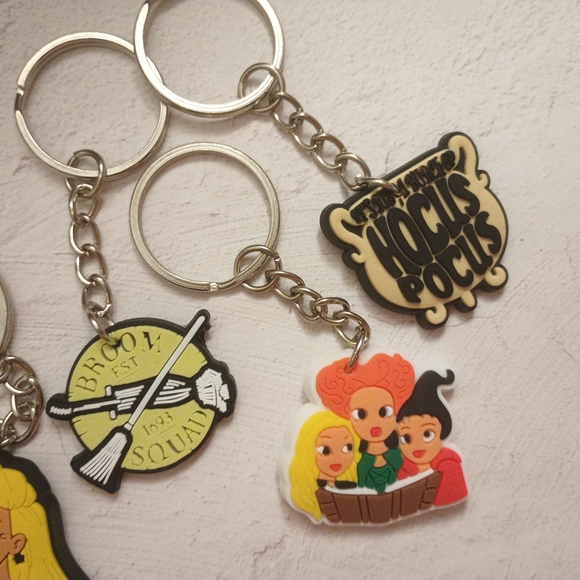 Hocus Pocus Keychain Set - Picture 3 of 3